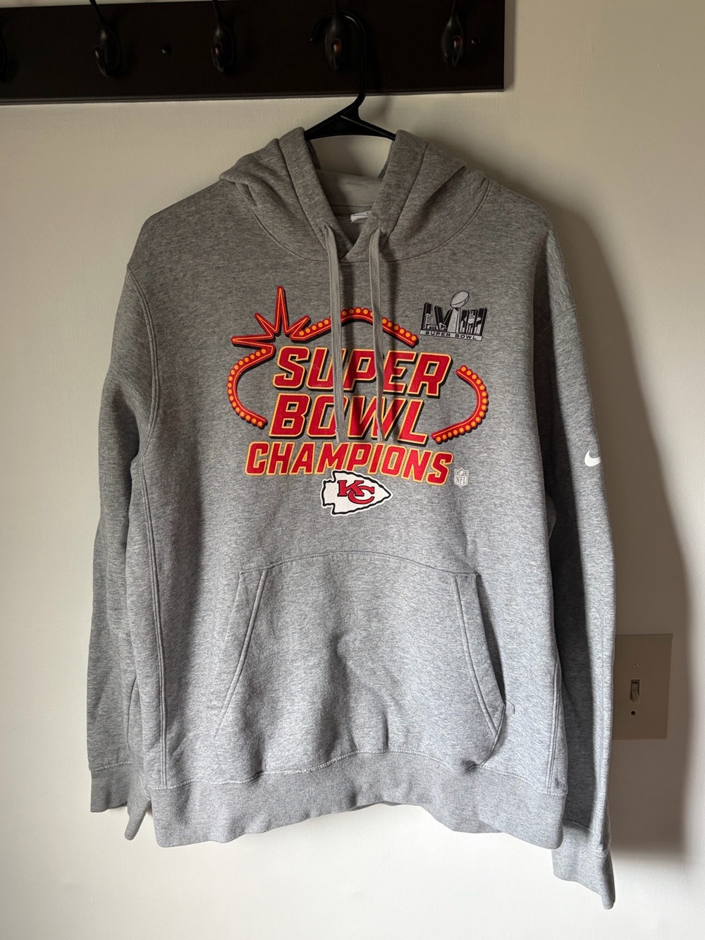 Men’s Nike Kansas City chiefs Super Bowl champions gray hooded sweatshirt nfl